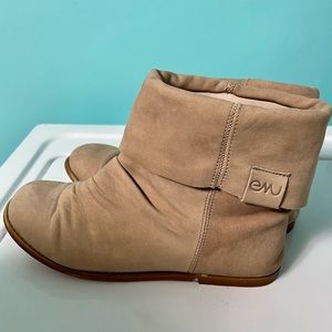 Emu soft sheepskin ankle boots EUC